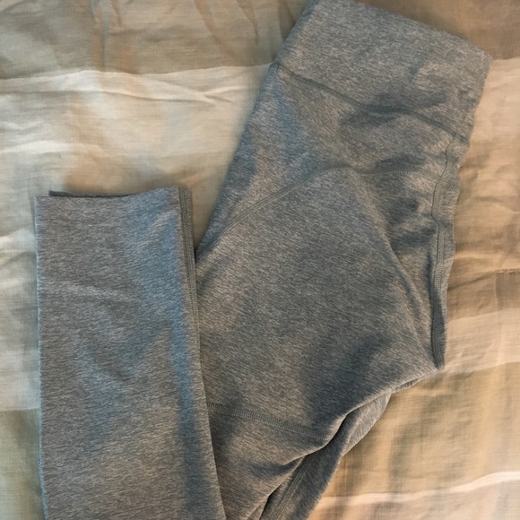 Outdoor voices 3/4 warmup leggings Small - Picture 3 of 4